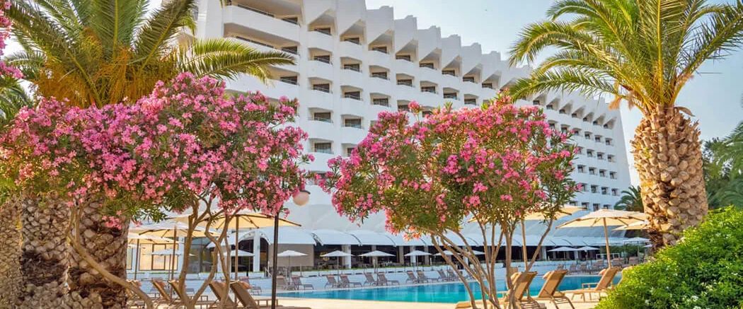 obiekt, teren hotelu, basen