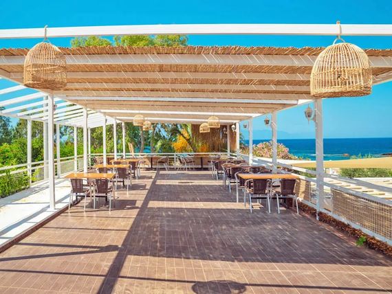 teren hotelu, restauracja, plaża