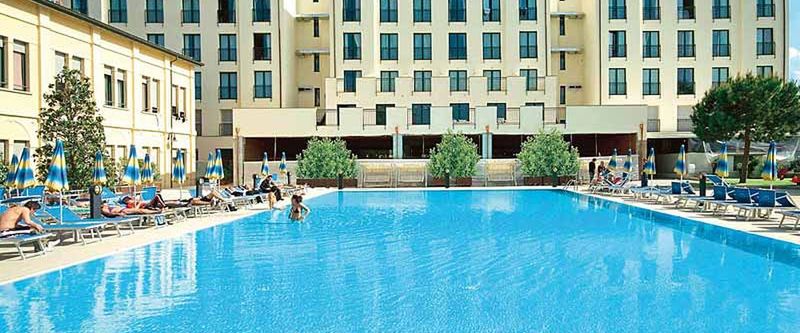 obiekt, teren hotelu, basen