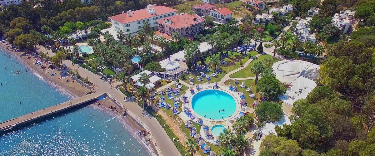 teren hotelu, plaża, basen