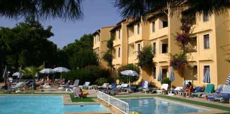 teren hotelu, basen, obiekt