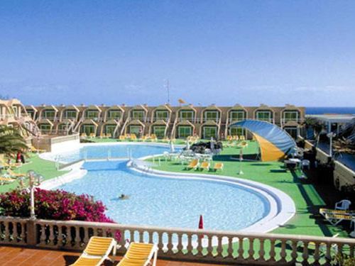Club Horizonte Bay