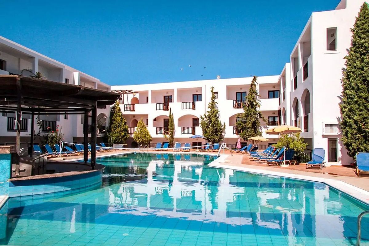 basen, pool bar