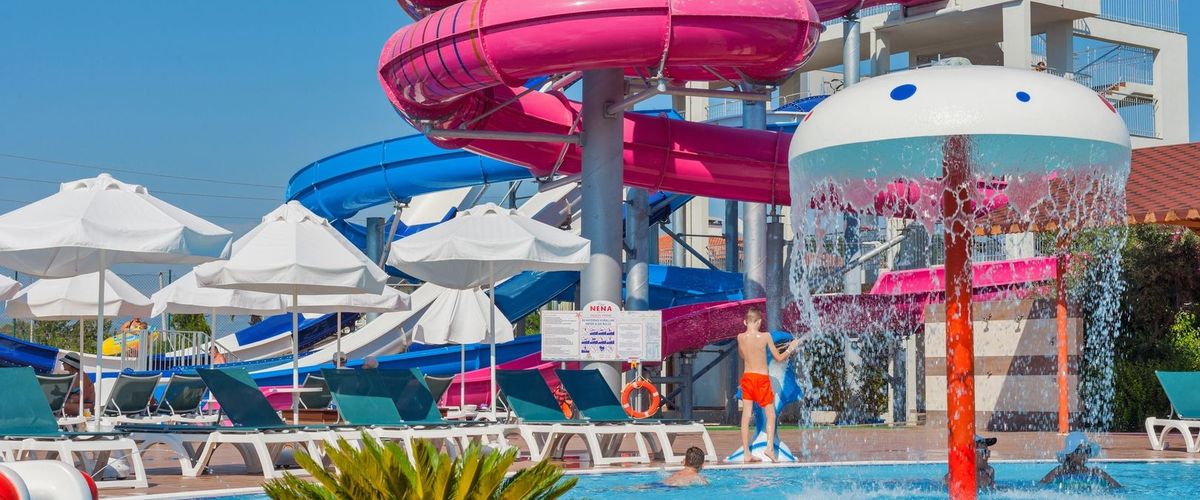 basen, aquapark, zjeżdżalnia