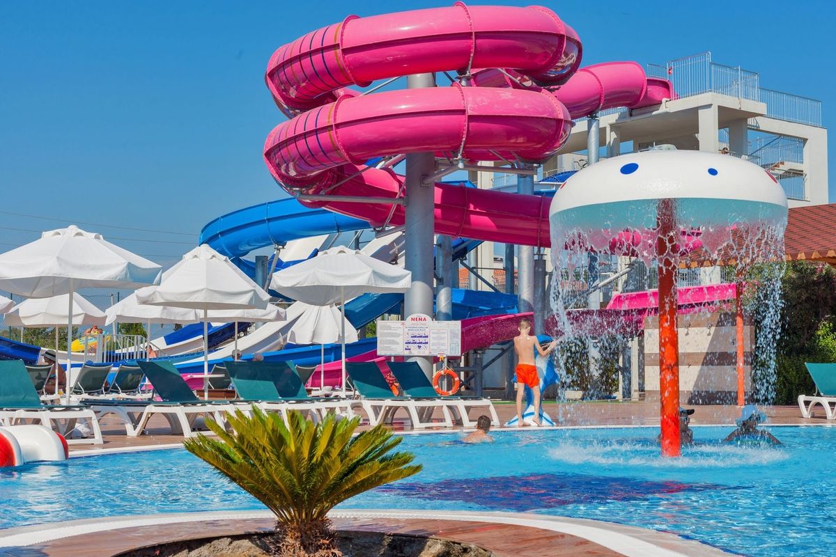basen, aquapark, zjeżdżalnia