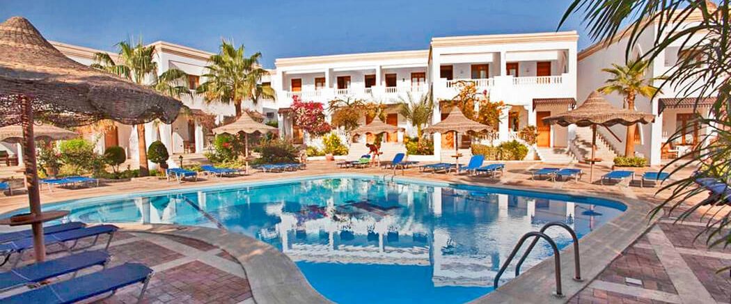 obiekt, teren hotelu, basen