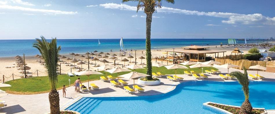 teren hotelu, basen, plaża