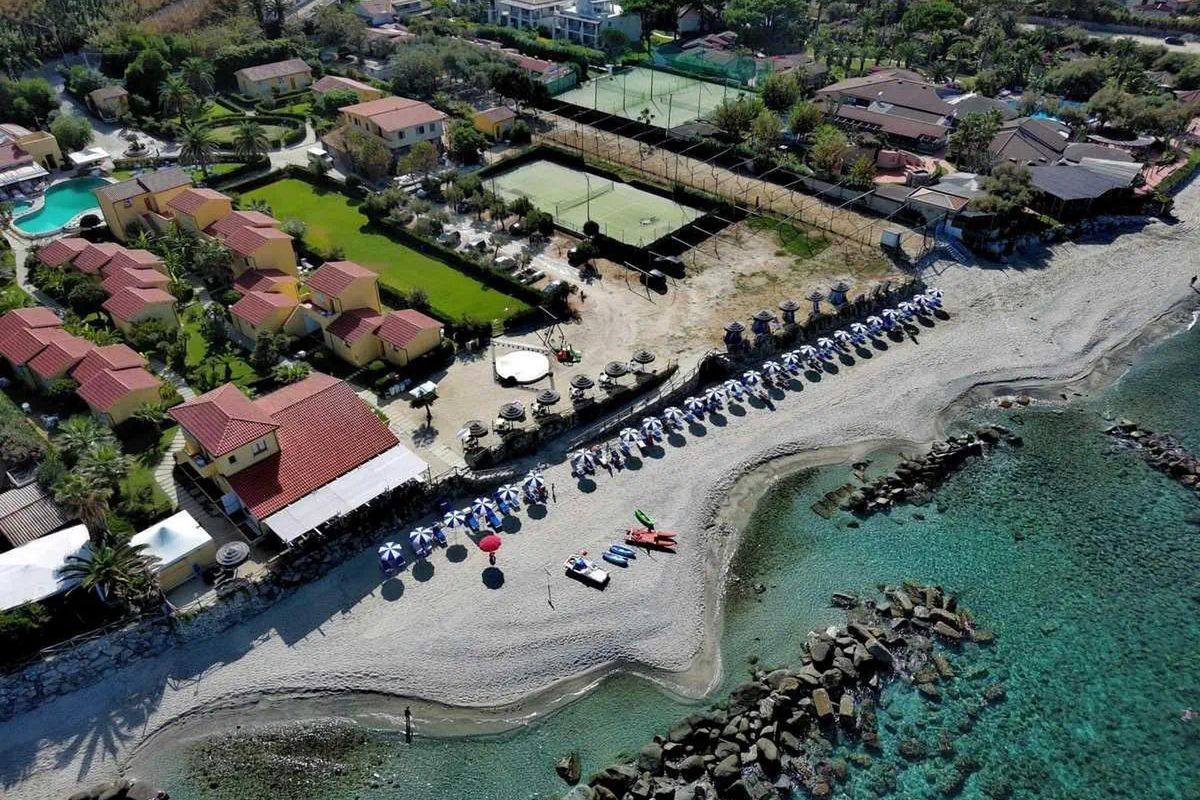 plaża, teren hotelu