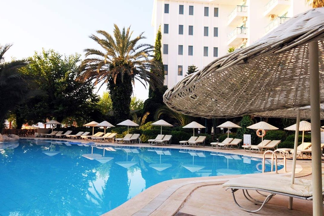 obiekt, teren hotelu, basen