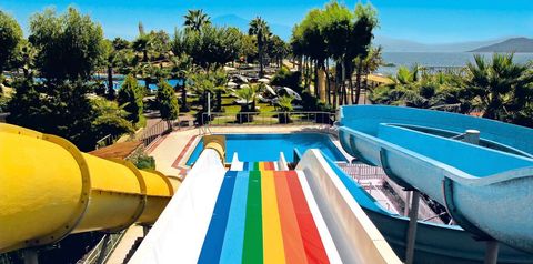 basen, aquapark, zjeżdżalnia