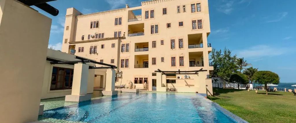 obiekt, teren hotelu, basen