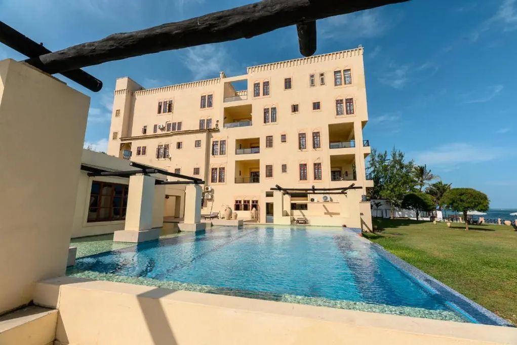 obiekt, teren hotelu, basen