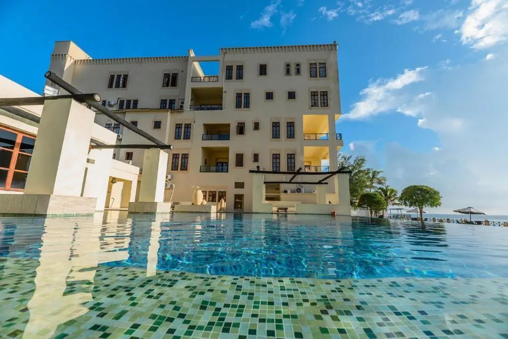 obiekt, teren hotelu, basen