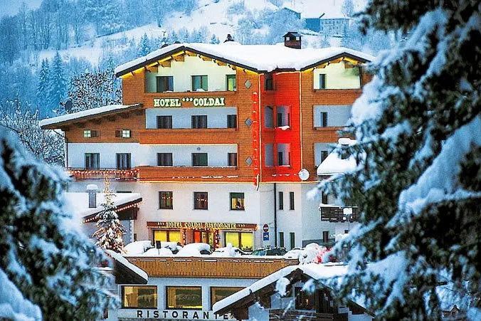 budynek główny, obiekt