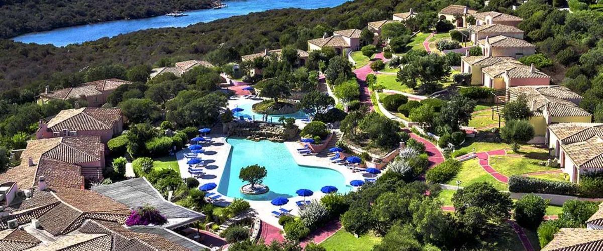 obiekt, teren hotelu, basen