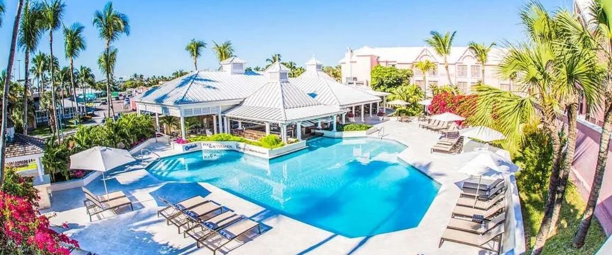 obiekt, teren hotelu, basen