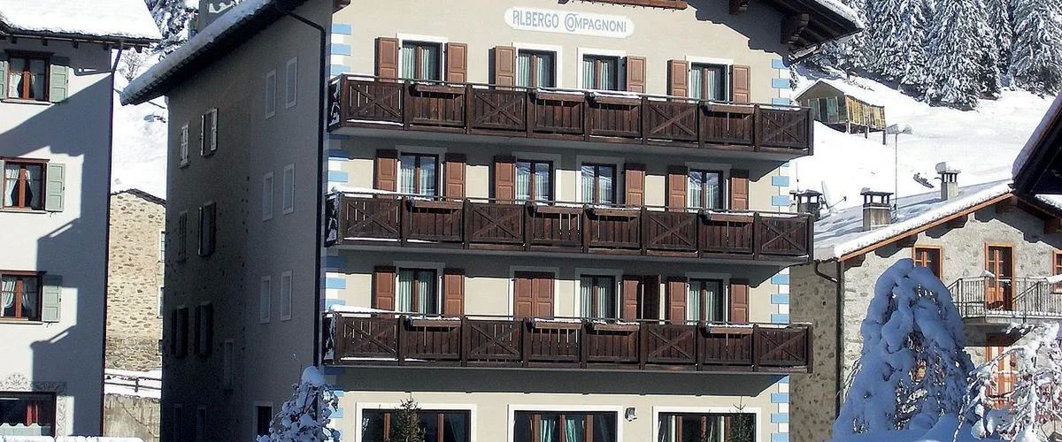 budynek główny, obiekt