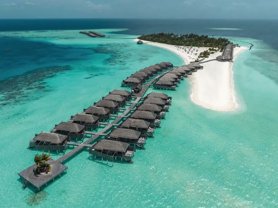 Constance Moofushi Resort