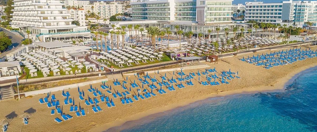 obiekt, teren hotelu