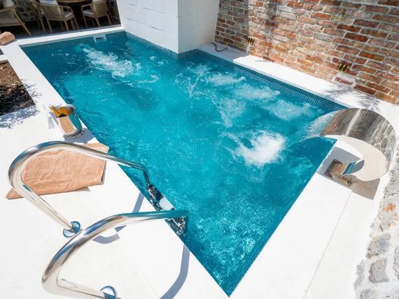 balkon / taras, basen, jacuzzi
