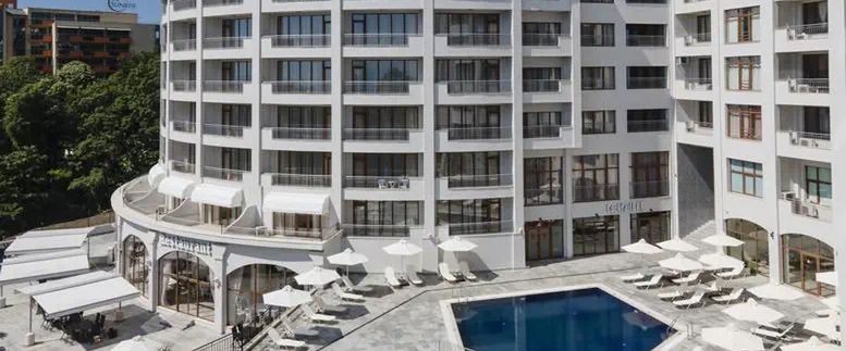 obiekt, teren hotelu, basen