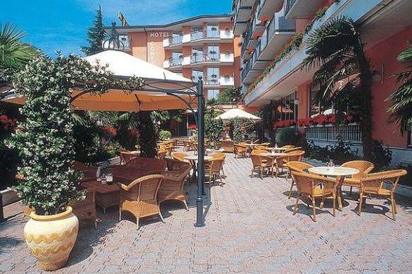 kawiarnia, teren hotelu