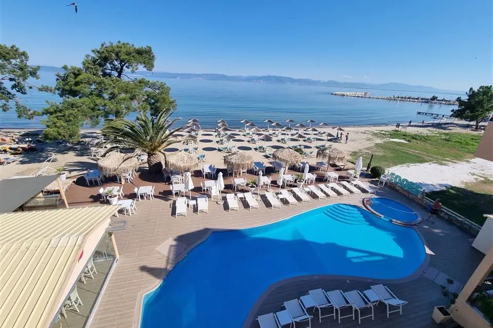 basen, plaża, teren hotelu