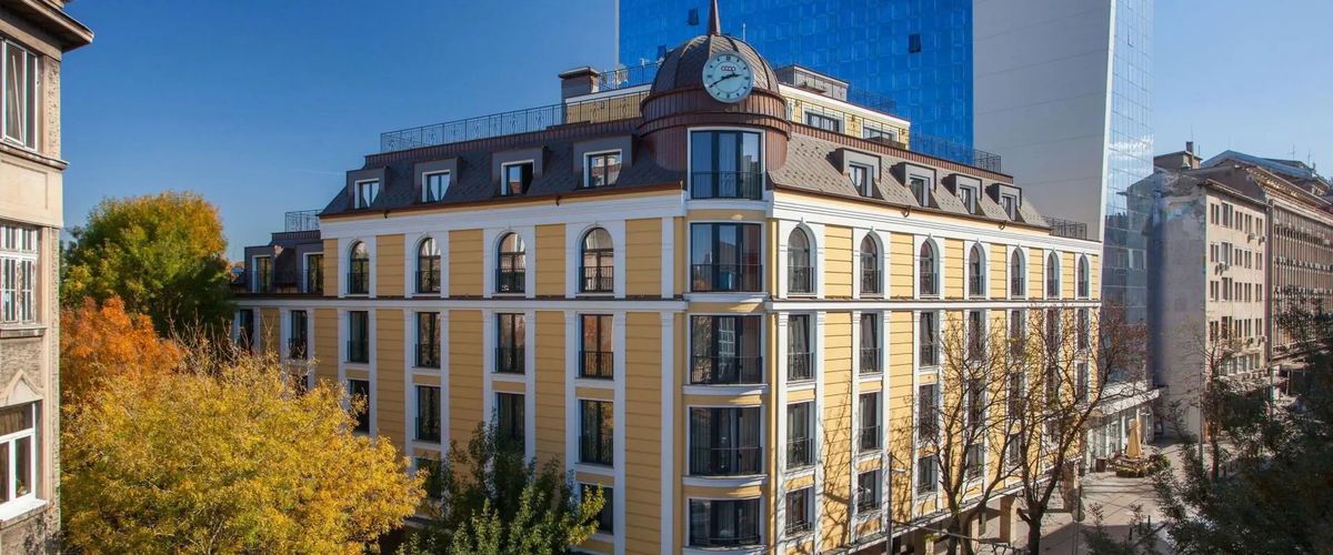 teren hotelu, budynek główny, obiekt