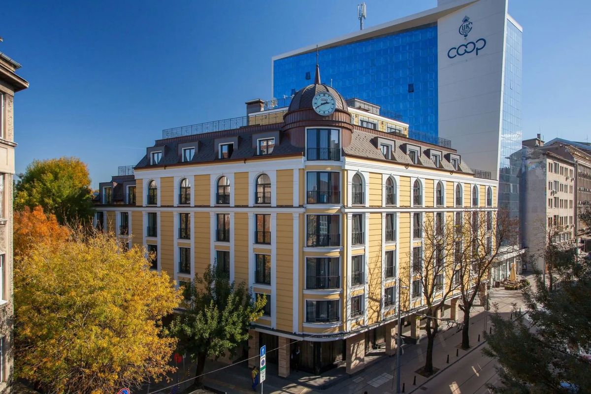 teren hotelu, budynek główny, obiekt