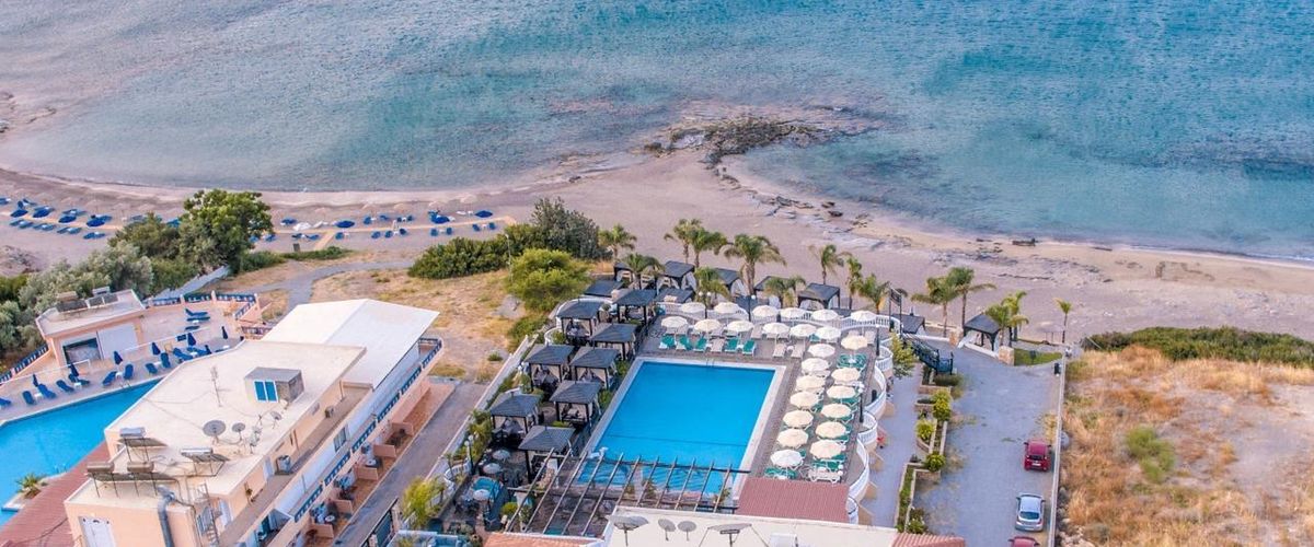 obiekt, teren hotelu, basen