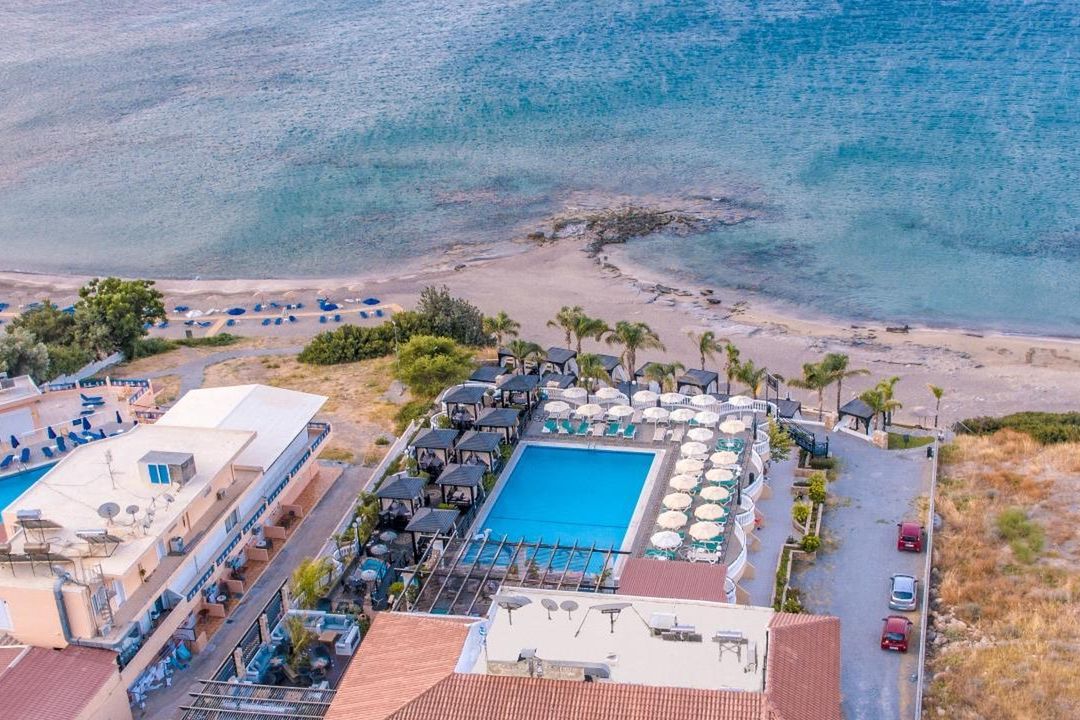 obiekt, teren hotelu, basen