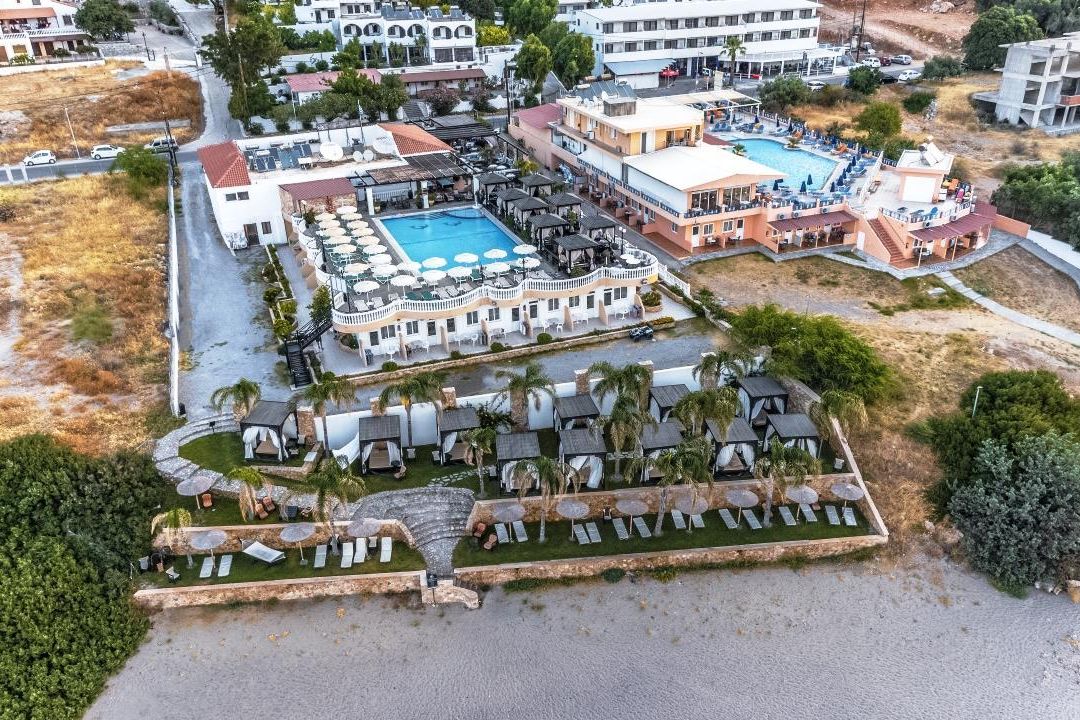 obiekt, teren hotelu, basen