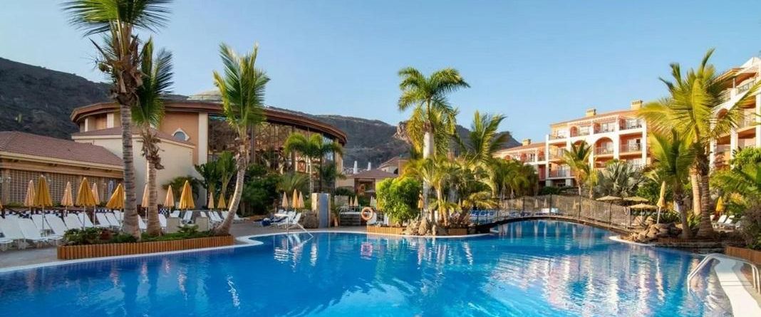 budynek główny, basen