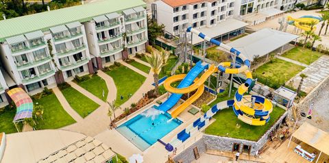 basen, aquapark, zjeżdżalnia