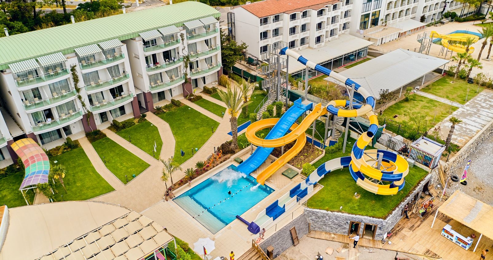 basen, aquapark, zjeżdżalnia