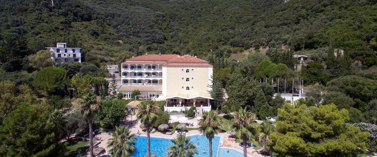 obiekt, teren hotelu, basen