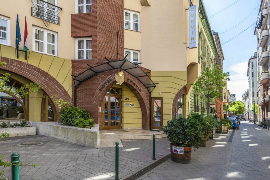 budynek główny, obiekt