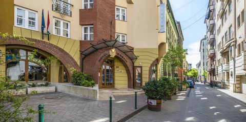 budynek główny, obiekt