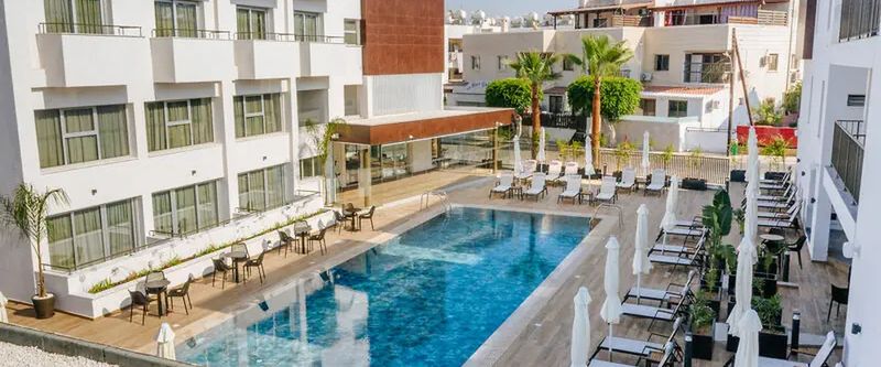 obiekt, teren hotelu, basen