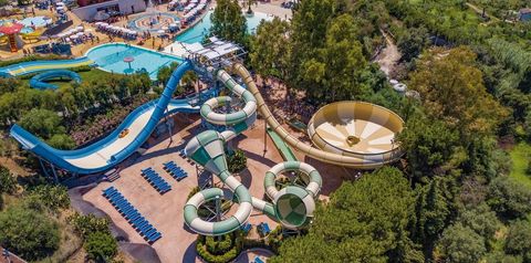 teren hotelu, aquapark, zjeżdżalnia