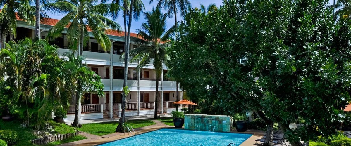 obiekt, teren hotelu, basen