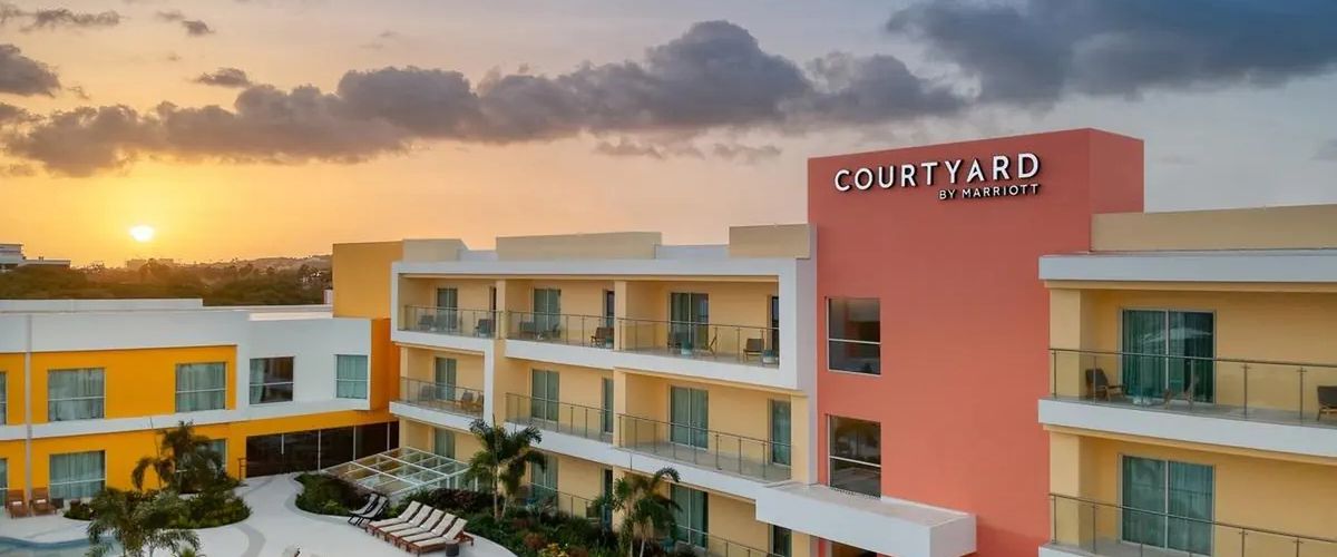 basen, teren hotelu, obiekt