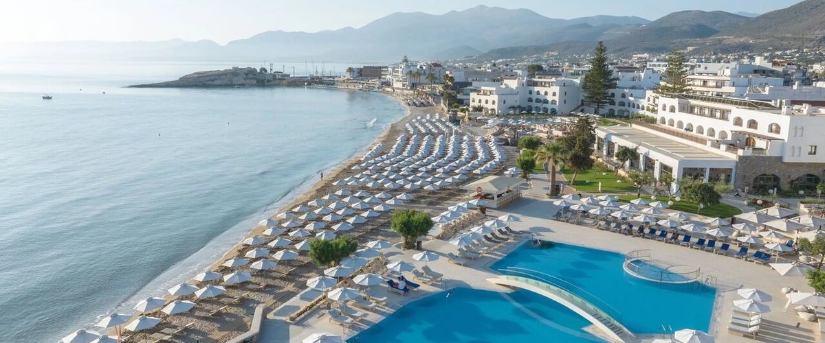 teren hotelu, basen, plaża