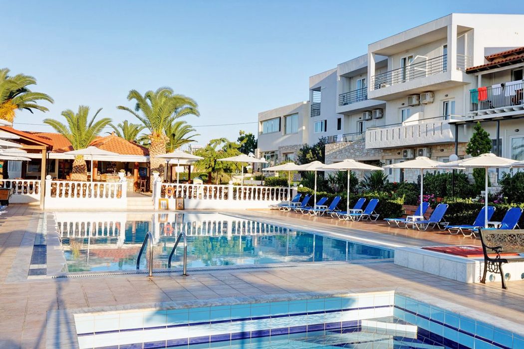 obiekt, teren hotelu, basen