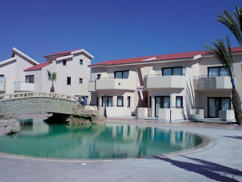 Crown Resort Henipa