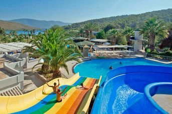 Crystal Green Bay Resort