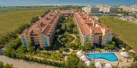 budynek główny, teren hotelu, basen