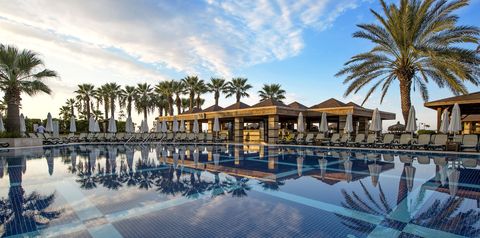 teren hotelu, basen, pool bar