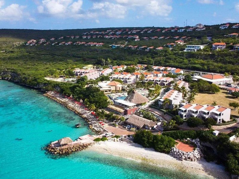 Coral Estate Luxury Resort