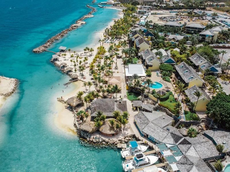 Lions Dive & Beach Resort